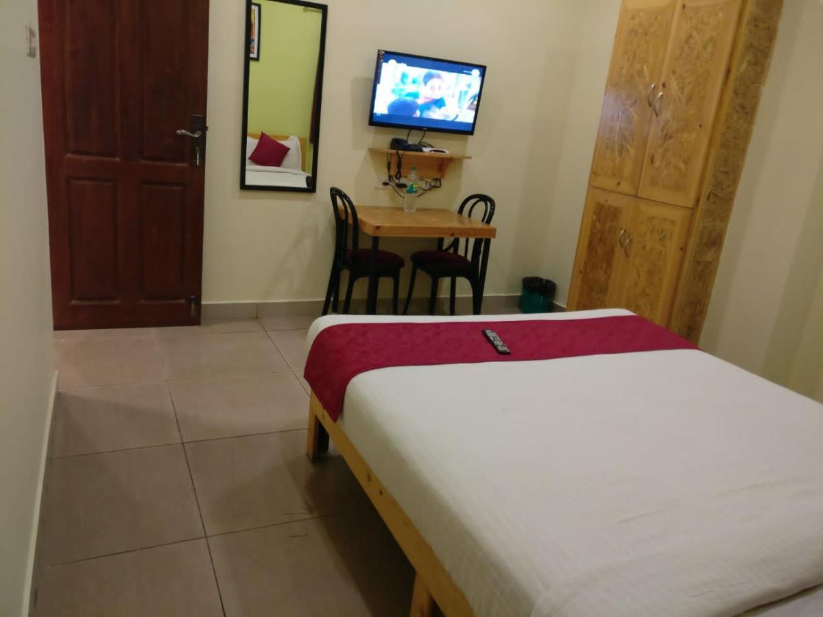 Chaplin Hotel ปอนดิเชอรี ภายนอก รูปภาพ