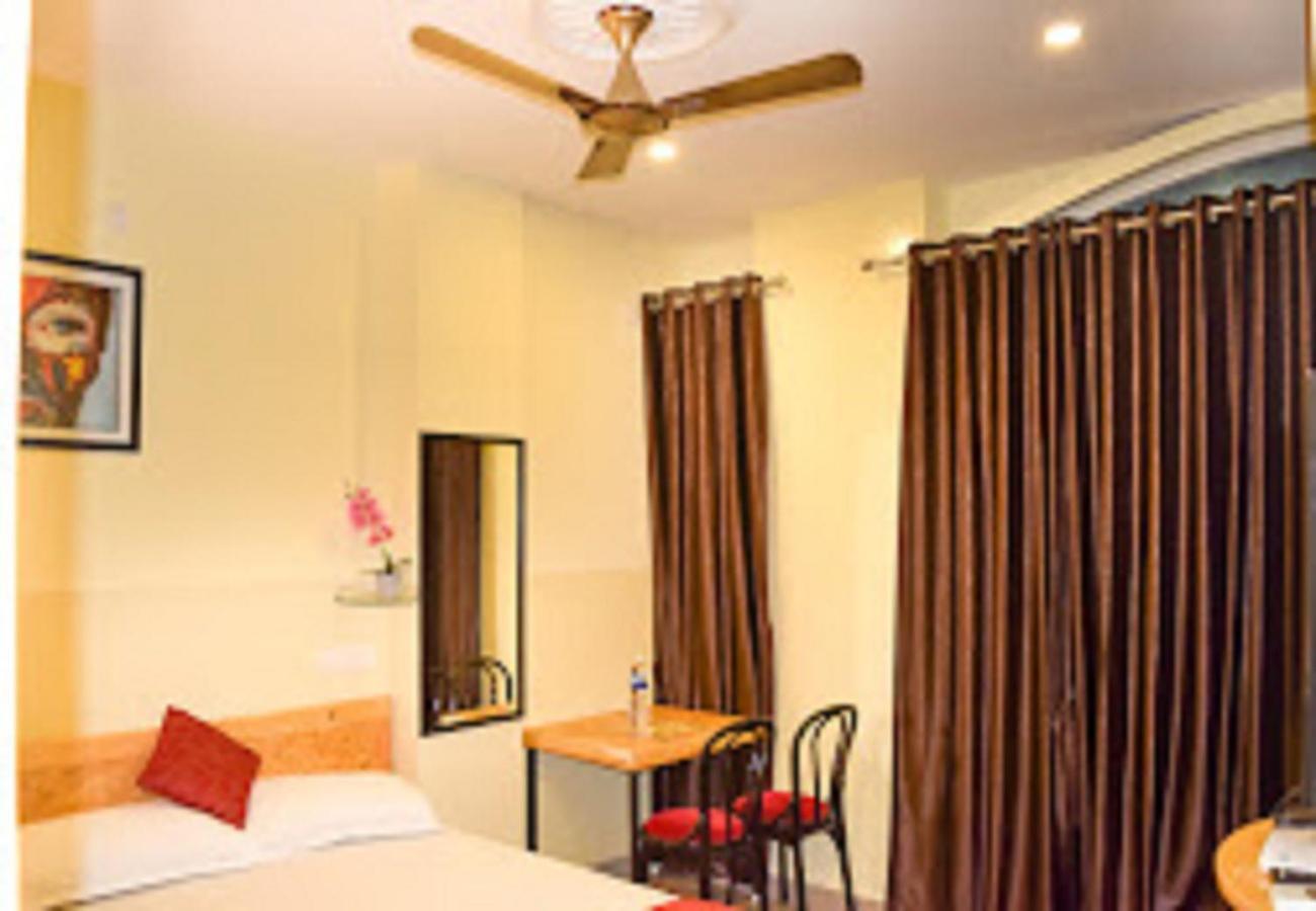 Chaplin Hotel ปอนดิเชอรี ภายนอก รูปภาพ
