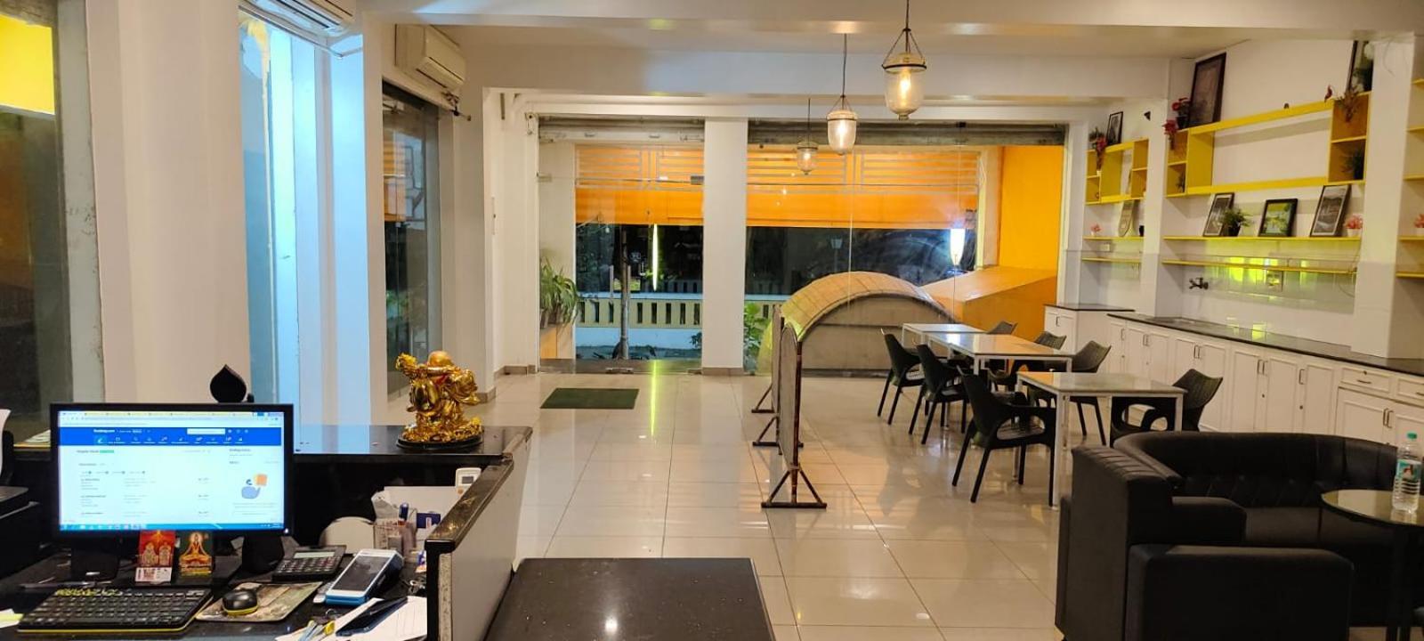 Chaplin Hotel ปอนดิเชอรี ภายนอก รูปภาพ